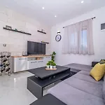 Ferienhaus Family Friendly House With A Swimming Pool Pucisca, Brac - 21499 Pucisca