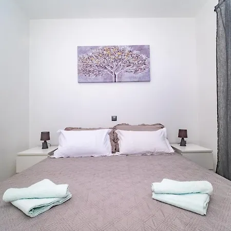 Дом отдыха Family Friendly House With A Swimming Pool Pucisca, Brac - 21499