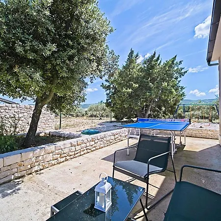 Ferienhaus Family Friendly House With A Swimming Pool Pucisca, Brac - 21499 *
